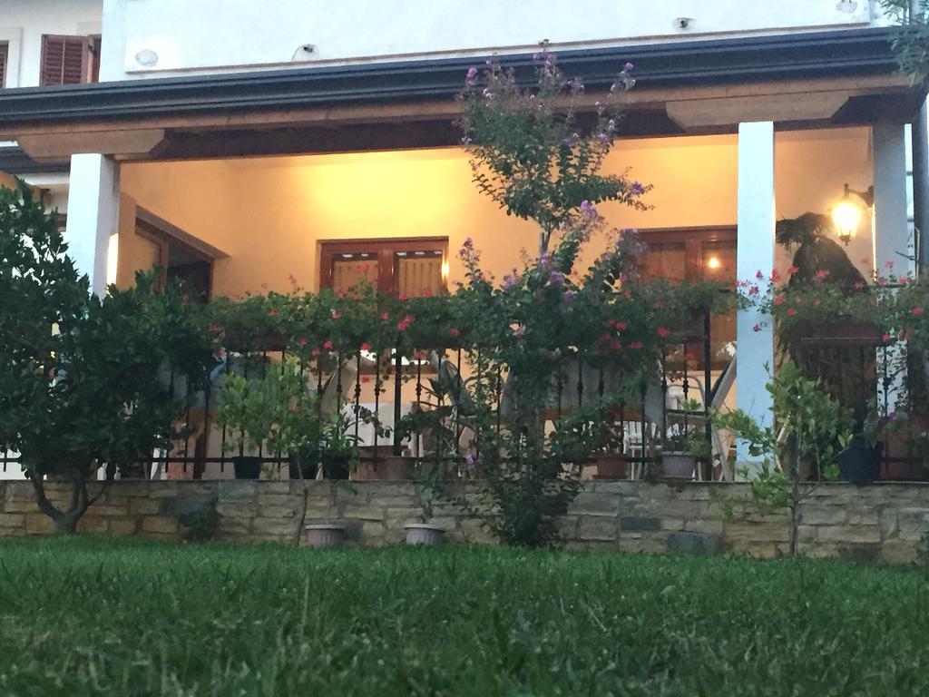 Vera Bed And Breakfast Valica Bagian luar foto